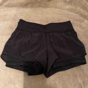 NWOT Lululemon Black Nulux Hotty Hot HR Lined Short Size 4